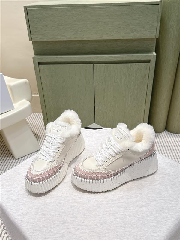 2025112815389132 390